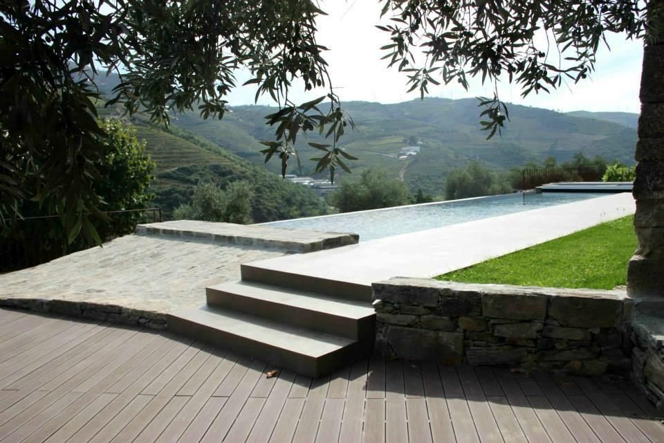 Anti-slip microcement pool surround